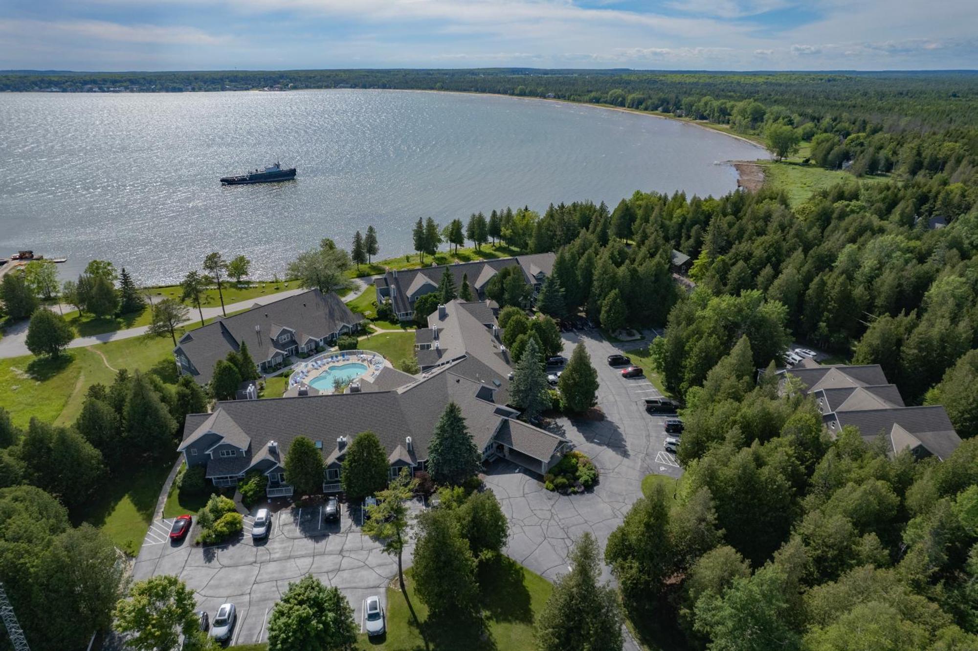 Baileys Harbor Yacht Club Resort Exterior photo